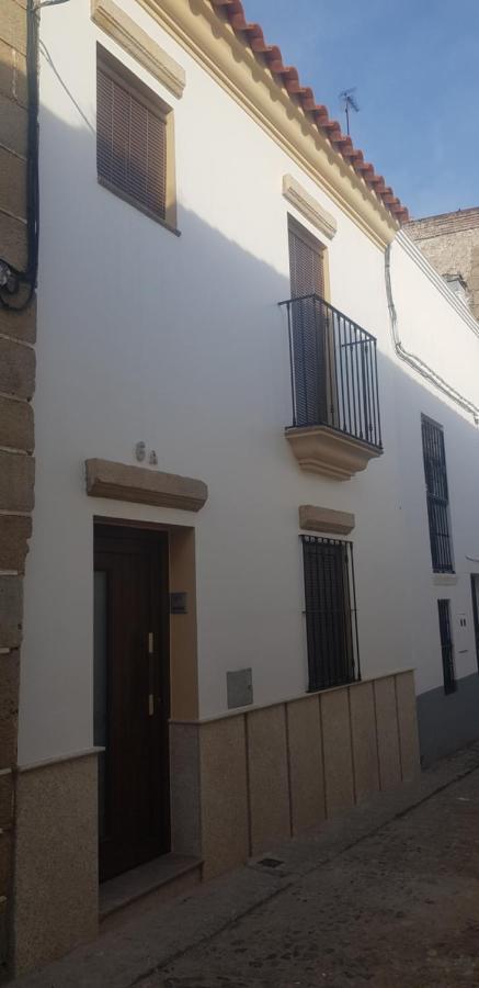 Villa Entre Torres Jerez De Los Caballeros Exterior foto